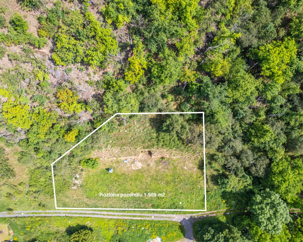 Stavební parcela - Želenice