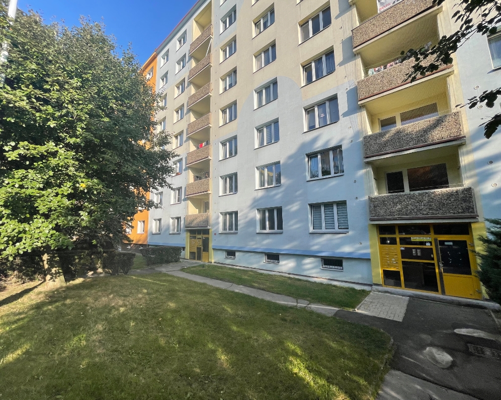 Byt 1+1 - Chomutov, Borová