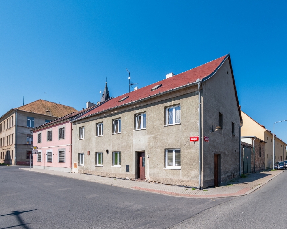 Bytový dům - Údlice, Náměstí